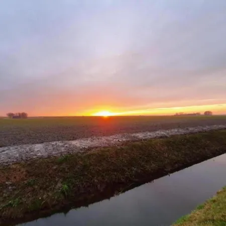 Dom wakacyjny By Water Near Rotterdam