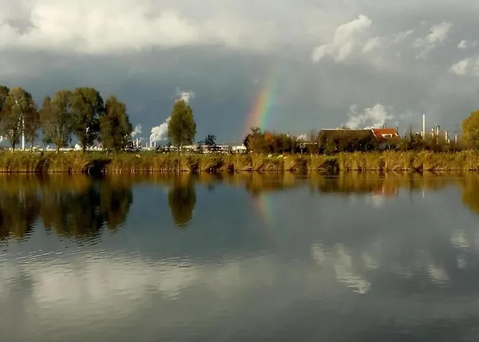 By Water Near Rotterdam بيت للعطل Simonshaven